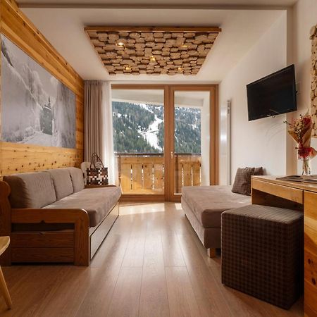Hotel Dahu Madonna di Campiglio Bagian luar foto