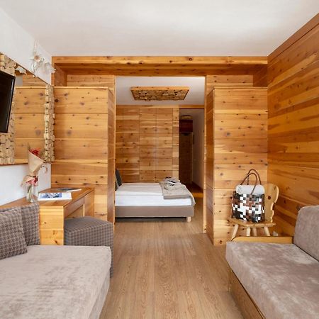 Hotel Dahu Madonna di Campiglio Bagian luar foto