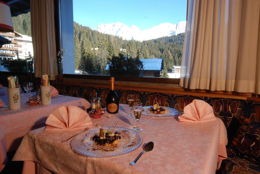 Hotel Dahu Madonna di Campiglio Bagian luar foto