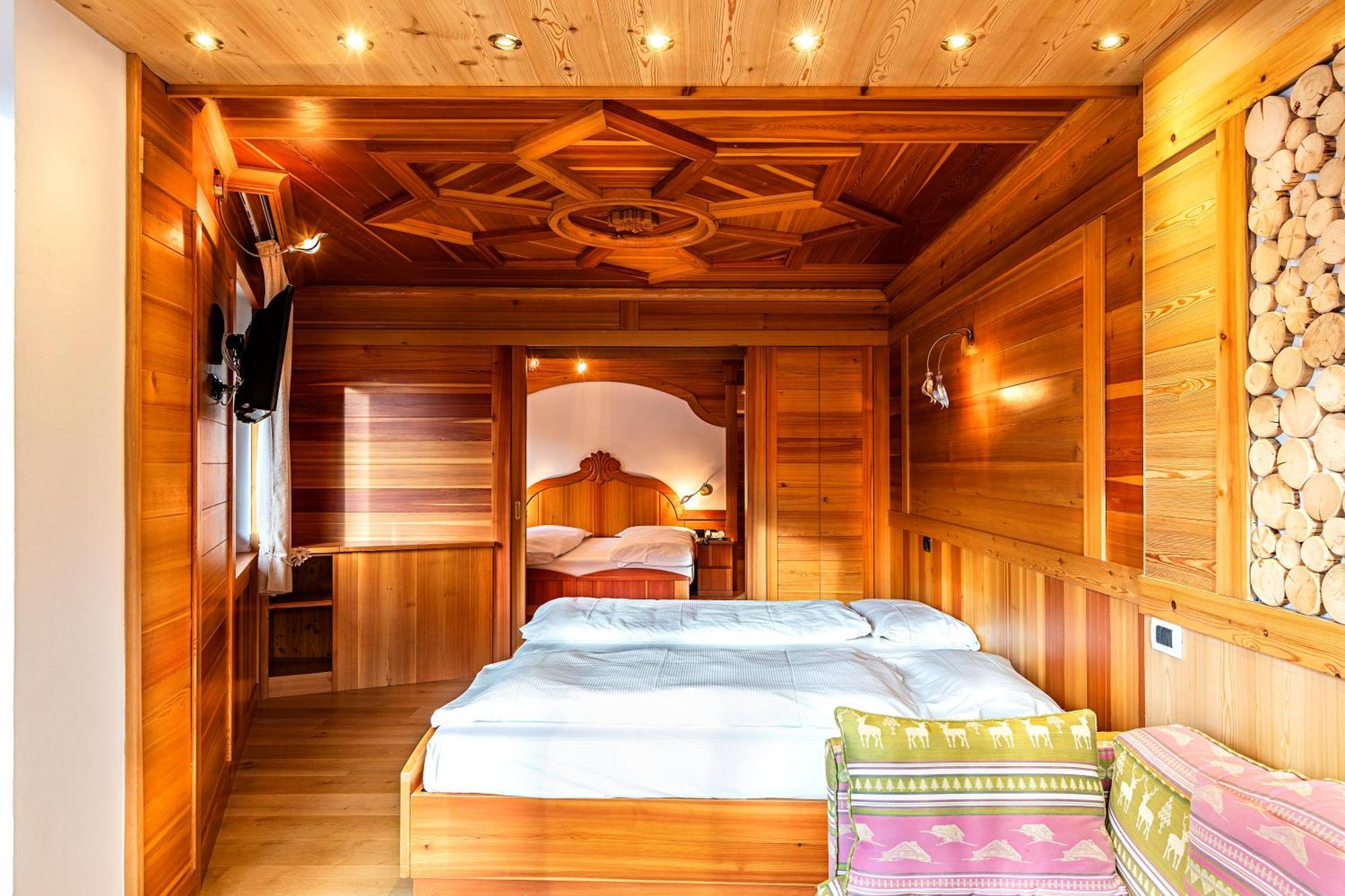 Hotel Dahu Madonna di Campiglio Bagian luar foto
