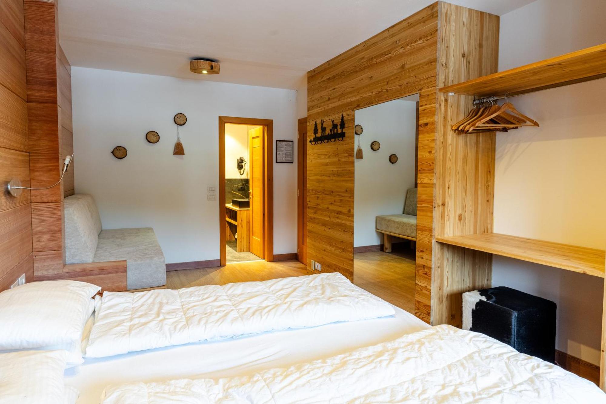 Hotel Dahu Madonna di Campiglio Bagian luar foto