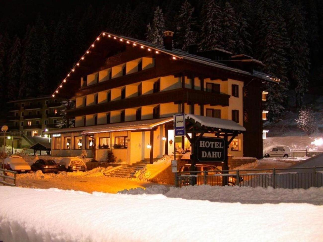 Hotel Dahu Madonna di Campiglio Bagian luar foto