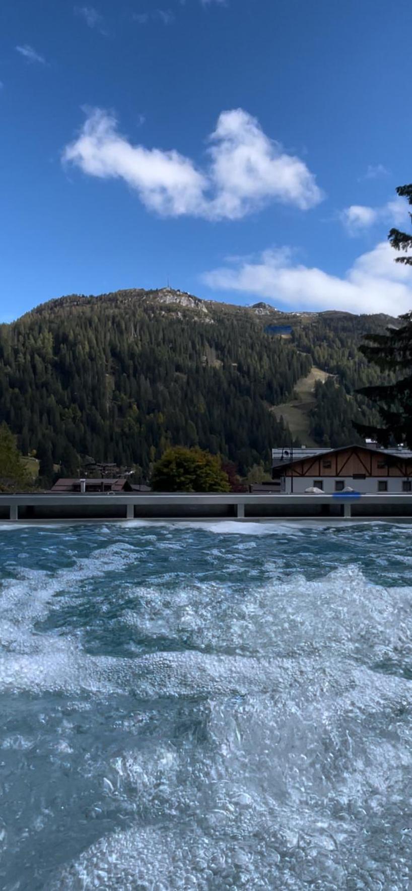 Hotel Dahu Madonna di Campiglio Bagian luar foto