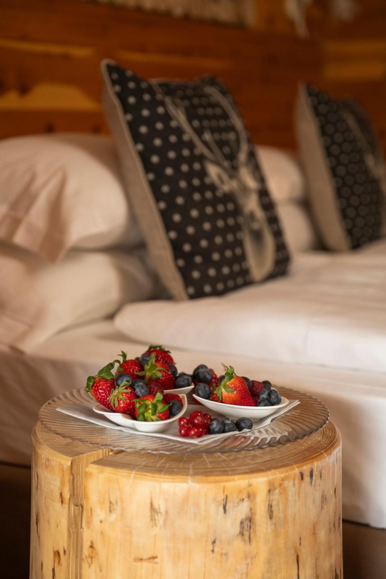 Hotel Dahu Madonna di Campiglio Bagian luar foto