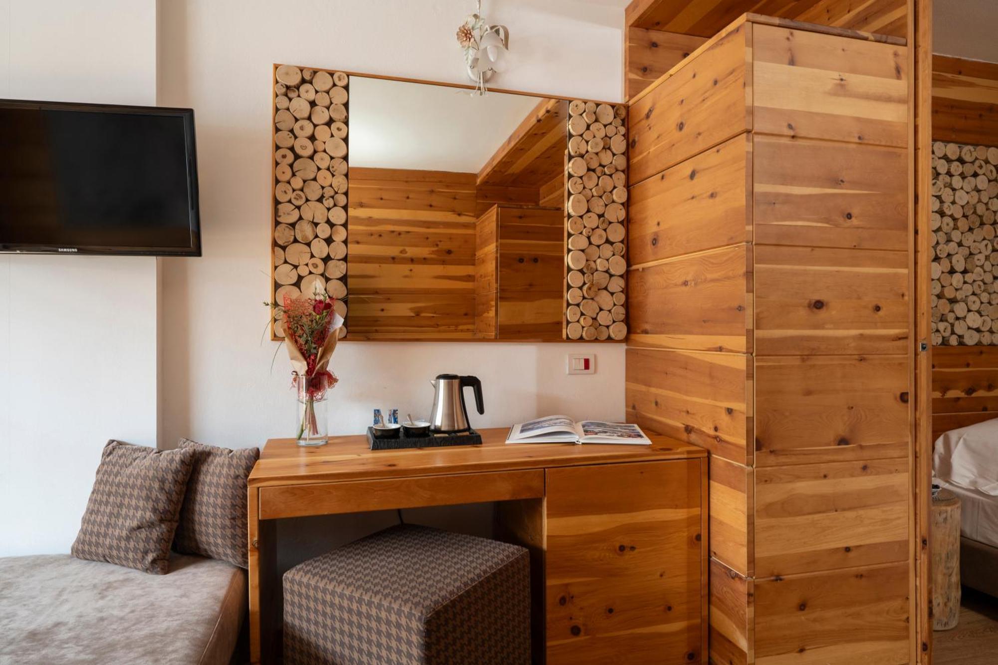 Hotel Dahu Madonna di Campiglio Bagian luar foto